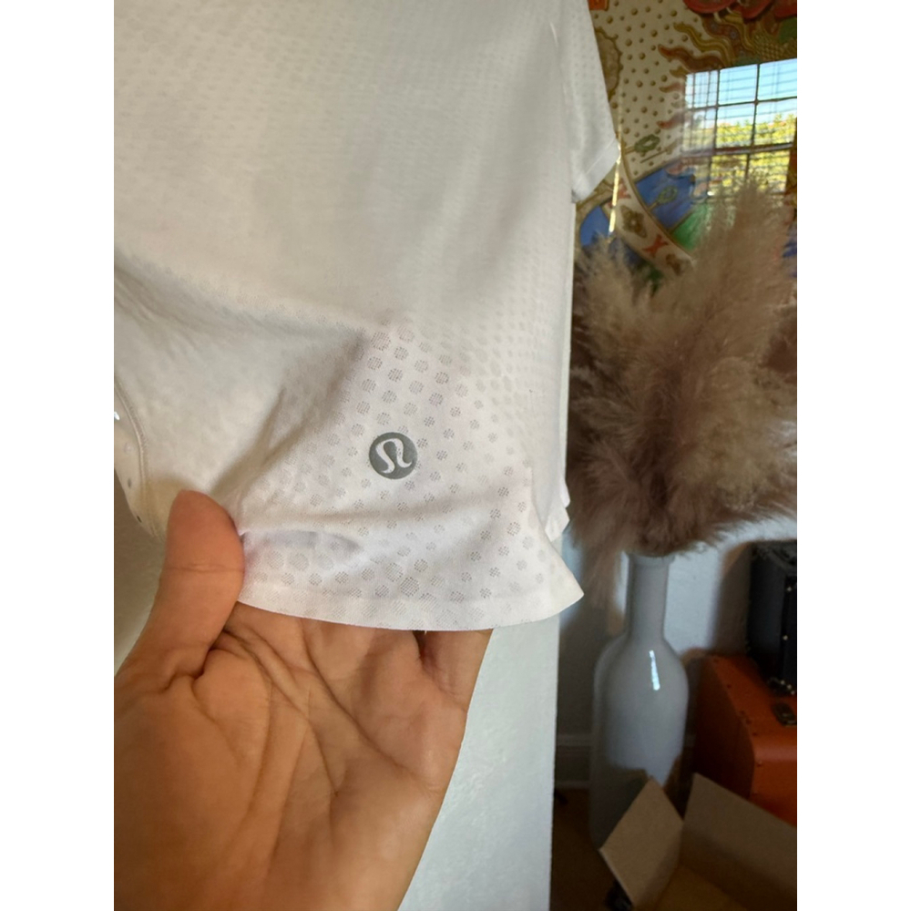 Preowned, Lululemon fast and free race length mesh T-shirt, white, size 2. - Picture 5 of 5